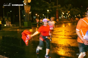 Photo HO CHI MINH CITY NIGHT RUN EXIMBANK 2026 - d67e0dc33828b76a15fa2a96ca73f3c0.jpg