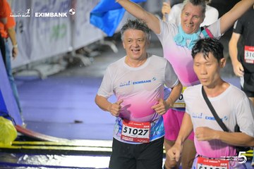 Photo HO CHI MINH CITY NIGHT RUN EXIMBANK 2026 - d8918789db1701aba4c1e54414af4b9e.jpg