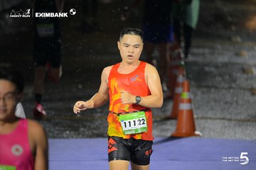 Photo HO CHI MINH CITY NIGHT RUN EXIMBANK 2026 - d8ab1de0fee6f5a1b6deb3b1f1c395bf.jpg