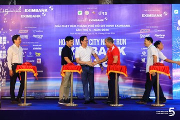 Photo HO CHI MINH CITY NIGHT RUN EXIMBANK 2026 - d8e777089ee77f6cf6fcf463b2268796.jpg
