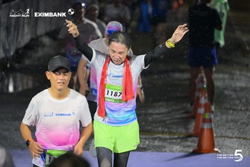 Photo HO CHI MINH CITY NIGHT RUN EXIMBANK 2026 - dec4935a0a8ac997fd299ef3a88042d4.jpg