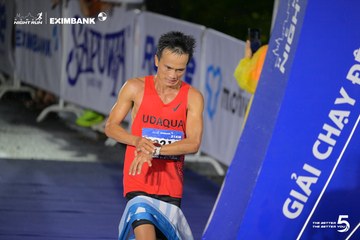 Photo HO CHI MINH CITY NIGHT RUN EXIMBANK 2026 - e0273a96e8d21970e34f1e5b4efc3825.jpg
