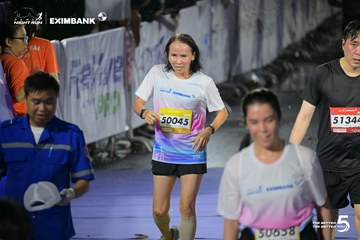 Photo HO CHI MINH CITY NIGHT RUN EXIMBANK 2026 - e1fde281b48156bce89fb2778739319f.jpg