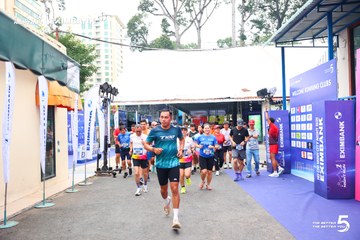 Photo HO CHI MINH CITY NIGHT RUN EXIMBANK 2026 - e5184fcc718d29062446cedfcddf8b7a.jpg