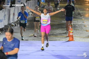 Photo HO CHI MINH CITY NIGHT RUN EXIMBANK 2026 - e64d32e2eb8e168f4b5a10a75e50cb5c.jpg