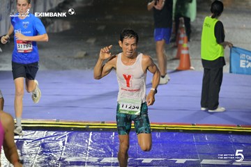 Photo HO CHI MINH CITY NIGHT RUN EXIMBANK 2026 - ec37908349a7756c7acd4730f78dc4dc.jpg