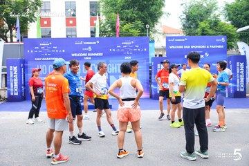 Photo HO CHI MINH CITY NIGHT RUN EXIMBANK 2026 - f168f768fc2f01587421b5358c6df3db.jpg
