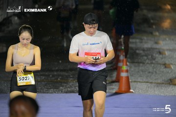 Photo HO CHI MINH CITY NIGHT RUN EXIMBANK 2026 - f23a889d981ff864fb0cf953c3740c19.jpg