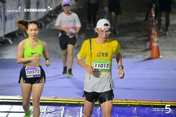 Photo HO CHI MINH CITY NIGHT RUN EXIMBANK 2026 - f4b6b9e1304d89ec392fe94852e2c04e.jpg