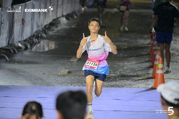 Photo HO CHI MINH CITY NIGHT RUN EXIMBANK 2026 - f56621fe2a123e341ca01a2c8ec346d1.jpg