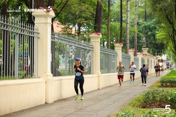 Photo HO CHI MINH CITY NIGHT RUN EXIMBANK 2026 - f71192e36b150eaf18dfee8361fa3e42.jpg