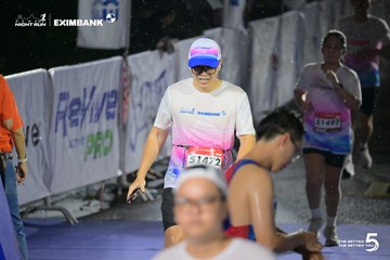 Photo HO CHI MINH CITY NIGHT RUN EXIMBANK 2026 - f75f345d9ad674ecc7c67f84912dc13c.jpg