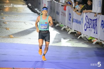 Photo HO CHI MINH CITY NIGHT RUN EXIMBANK 2026 - f7bb0760098b5eada47901a227a7038b.jpg