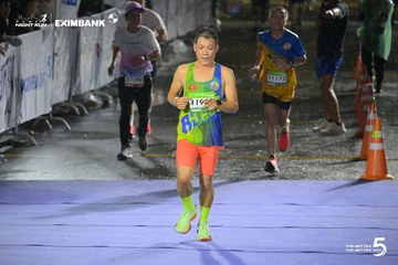 Photo HO CHI MINH CITY NIGHT RUN EXIMBANK 2026 - f86f44f16f7b33e00dbb876a6f6f076e.jpg
