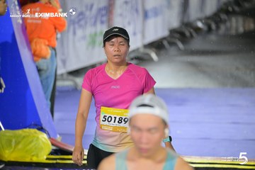 Photo HO CHI MINH CITY NIGHT RUN EXIMBANK 2026 - f90df76ff018dc931f1b86801327d05a.jpg