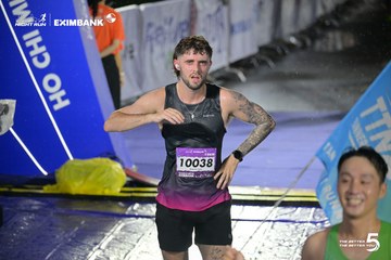 Photo HO CHI MINH CITY NIGHT RUN EXIMBANK 2026 - f9b839bb6e8a1e381218ea45e030e554.jpg