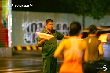 Photo HO CHI MINH CITY NIGHT RUN EXIMBANK 2026 - fcde6d1861f54526322e62f02897fb3c.jpg