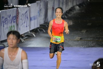 Photo HO CHI MINH CITY NIGHT RUN EXIMBANK 2026 - fdae1a3f0c4ef18c3bb79890bf5972cf.jpg