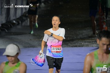 Photo HO CHI MINH CITY NIGHT RUN EXIMBANK 2026 - fe6b337969ab821c743aaf0079238764.jpg
